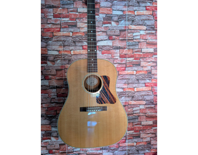 Gibson J-35 (2015)
