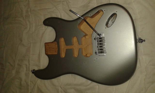 Cuerpo de guitarra Warmoth modelo Stratocaster + puente Wilkinson + straplocks