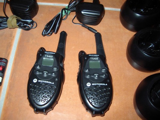 2 Walkie-Talkies Motorola T5422