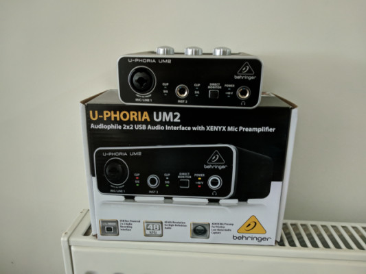 Interfaz USB Behringer U-phoria UM2