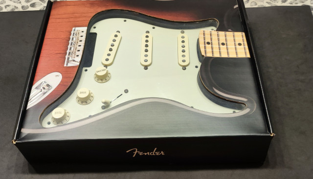 Pastillas stratocaster Fender tex-mex y pickguard