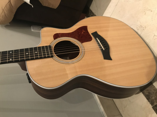 Guitarra TAYLOR 214ce, uso de 2 semanas
