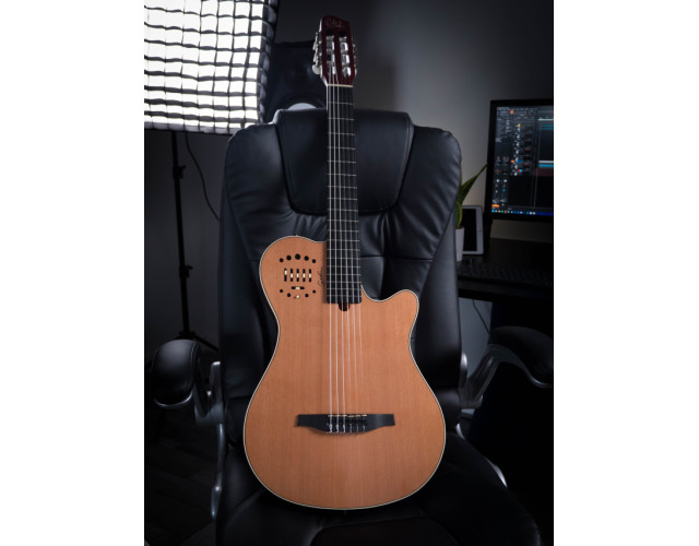 Godin Multiac Grand Concert Deluxe / Nueva