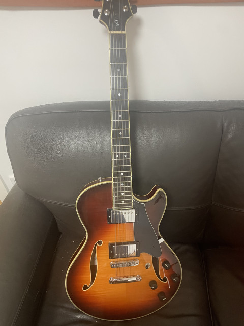 Guitarra de jazz Comins GCS-1