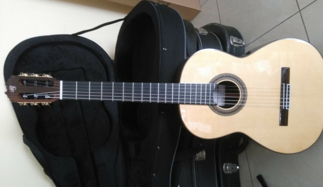 Guitarra flamenca Prudencio Sáez G18 con previo Fishman Problend
