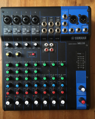 VENDO MIXER YAMAHA MG10. Perfecto estado. Muy poco uso.