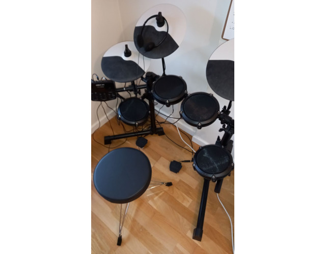 Alesis Debut Kit
