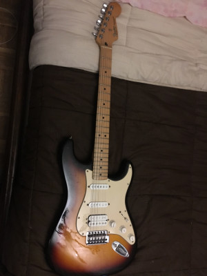 Guitarra Fender strato mejicana, electrónica americana