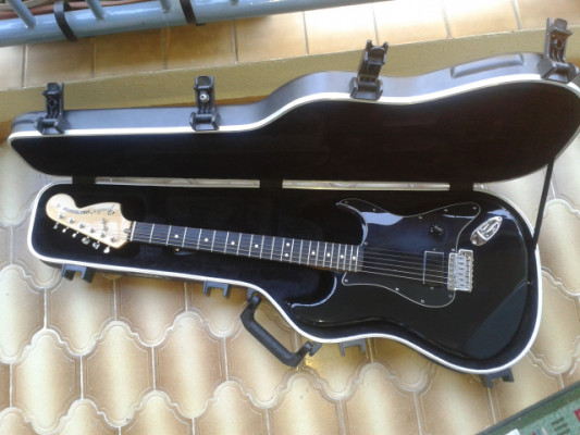 Vendo/Cambio Fender Classic 70 customizada