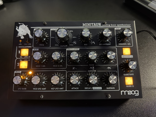 Moog Minitaur con Montaje en Rack