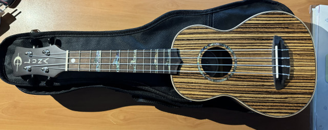 Ukelele Luna Guitars High Tide Zebra Soprano