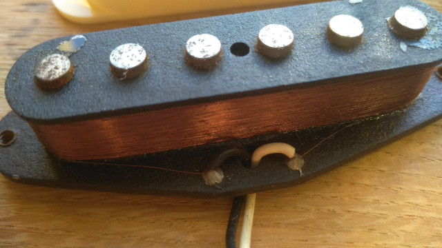 Pastilla FENDER de 1978 (Fullerton era) de musicMaster (100€)