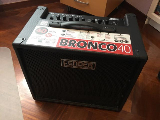 Amplificador de bajo Fender Bronco 40