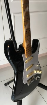 Squier Fender SST30 JAPAN Jamón 5J una auténtica JJ