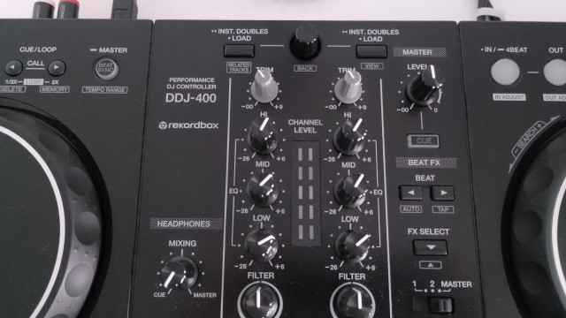 REBAJA !!. Controladora Pioneer DDJ-400