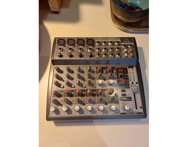 Mixer Behringer 1202fx