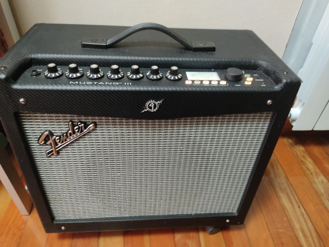 Amplificador Fender Mustang III