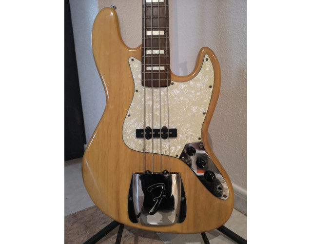Bajo Jazz Bass NO Fender