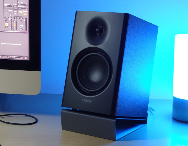 Soportes para monitores (diseño propio, variedad colores)