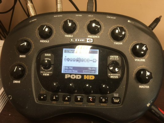 POD HD, Pod mounting, funda. Monitores M-Audio y soportes.