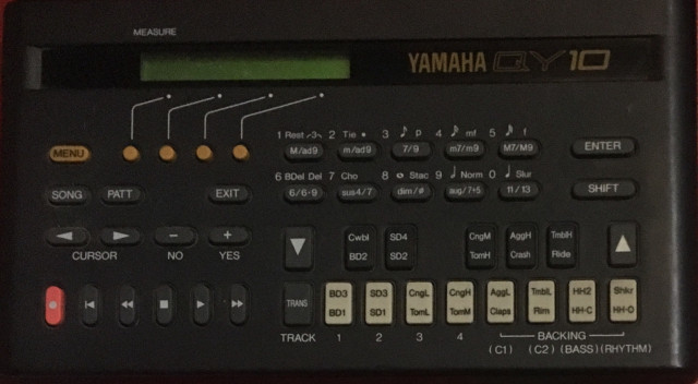 Caja de ritmo , instrumento virtual QY10