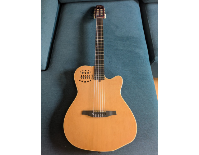Godin Multiac ACS Ceedar