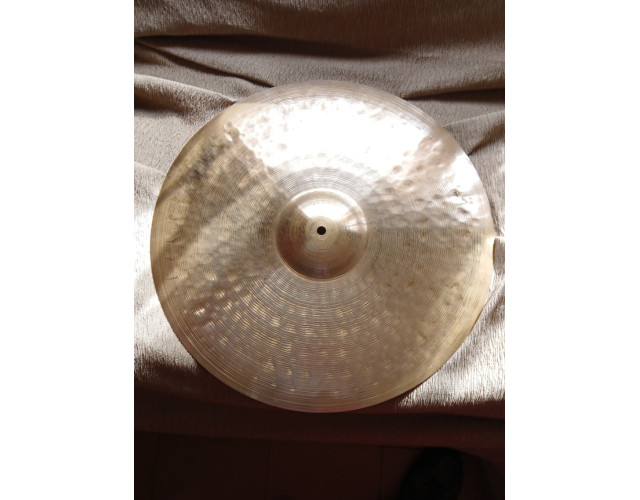 Plat Paiste Signature Full Ride de 20". Molt bon estat.