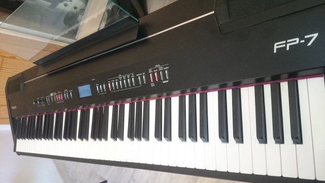 Piano Roland FP 7