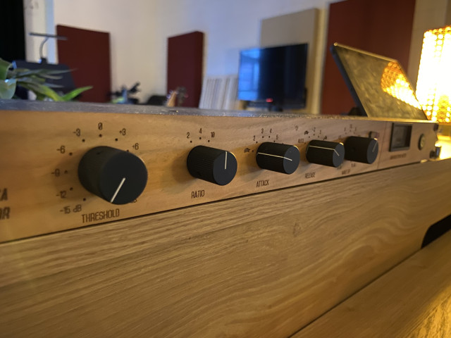 Gravity VCA T.2 de TIERRA AUDIO