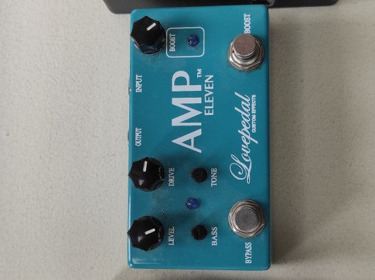 Lovepedal Amp Eleven y Maxon DS-830 square box
