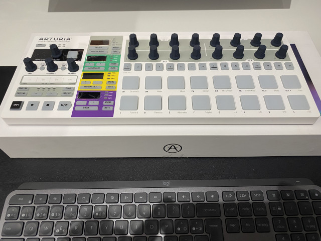 Arturia Beatstep Pro sin usar y en garantia