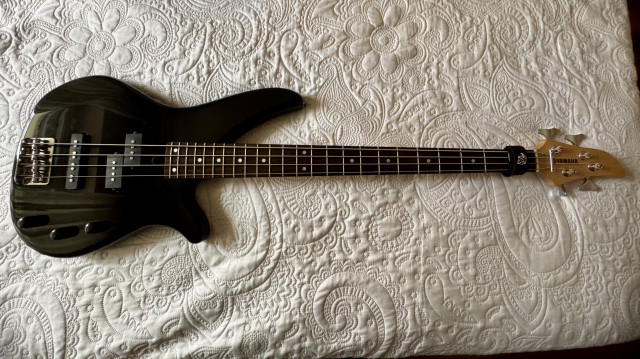 Bajo eléctrico Yamaha RBX170