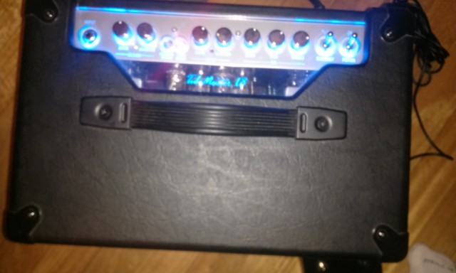 Hughes And Kettner Tubemeister 18 Combo (Cono10 y 9Kg")
