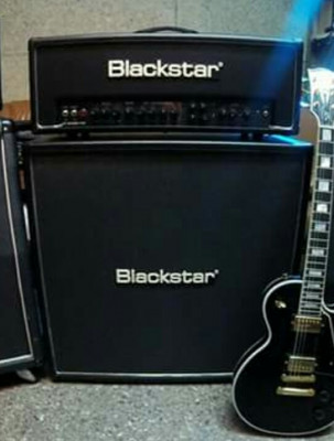 Blackstar HT 100 stage con pantalla