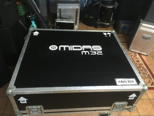 MIDAS M32 + DL251 con FlightCase