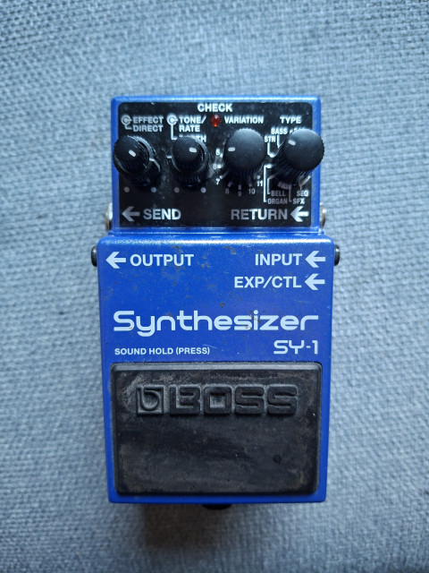 Boss SY-1. Pedal sintetizador de guitarra