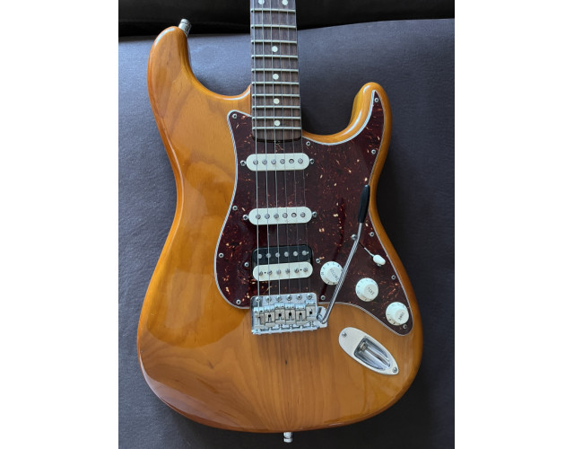 Fender FSR Stratocaster HSS TBX boost