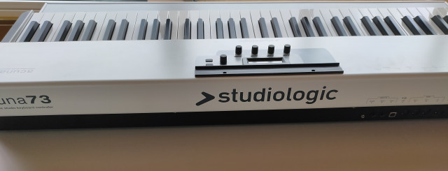 Studiologic Acuna 73 - Controlador Maestro Midi.