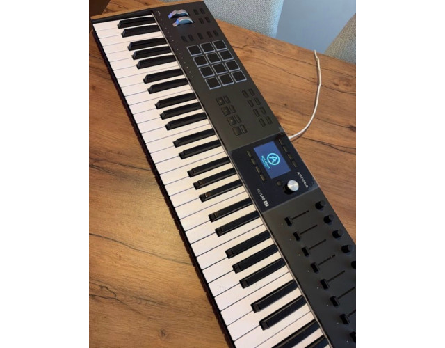 Arturia KeyLab 61 mk3 + V Collection 9 y Pigments