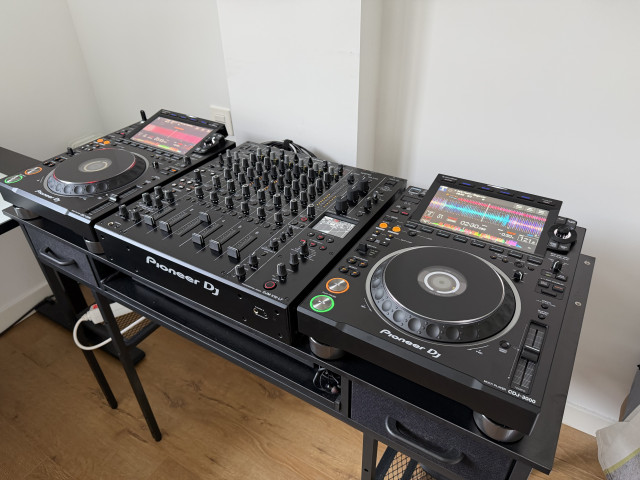 Pack: 2x Pioneer CDJ-3000 + DJM-V10 LF + Decksavers (Estado Impecable)