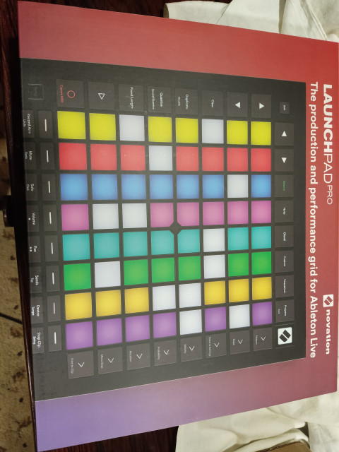 Launchpad Pro MK3  Novation Midi controller