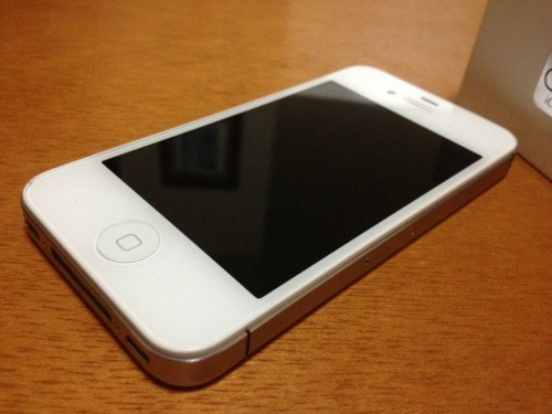 vendo iphone 4s blanco , libre ,  con uso pero en perfecto  estado