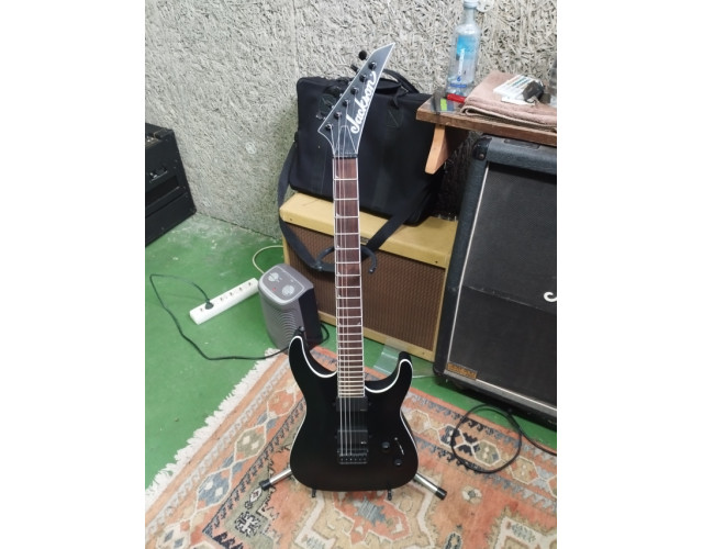 Jackson Soloist X series Baritono
