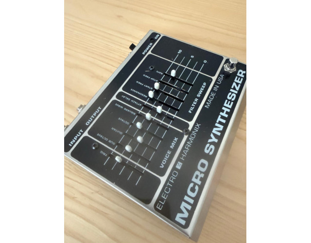 Electro Harmonix Micro Synthesizer