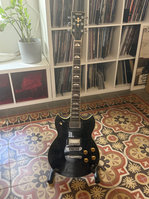 Guitarra Yamaha SG 500 (1979-1980)