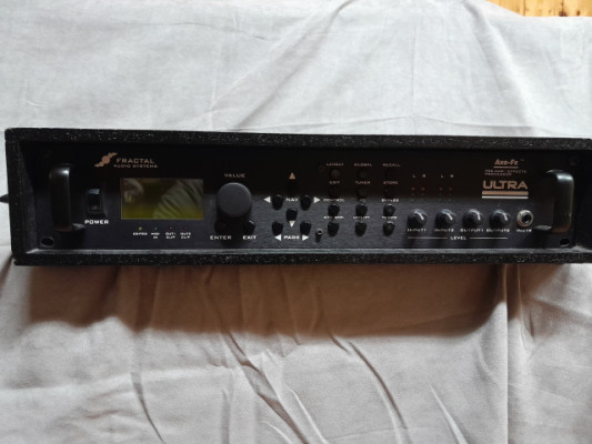 AXE FX Ultra + Pedalera MIDI Controller Behringer FCB 1010