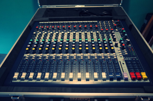 Mesa Soundcraft MFXi con flight case