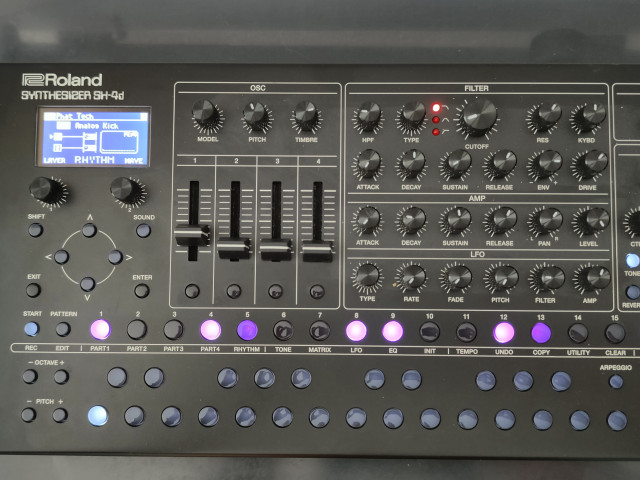 Roland sh4d