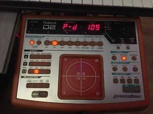 Roland D2 Groovebox