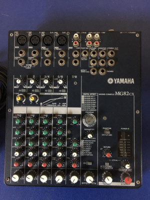 Vendo mesa de mezcla Yamaha Mg82CX con efectos